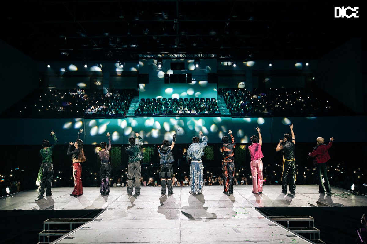 DICE_SONRAY's tweet photo. จบไปแล้วกับการเดินทาง DICE THE ENTERTAINER : THE 1st THAILAND FANCON TOUR 4 จังหวัด ปิดจบอย่างสวยงามกันที่ #DICETheEntertainer_เชียงใหม่ ขอบคุณทุกคนที่มาร่วมเดินทางครั้งนี้ไปด้วยกัน มันมีความหมายมากสำหรับพวกเรา พวกเรา DICE ขอขอบคุณค้าบบ 🙇🏻💜 (5/5)

#DICE_SONRAY https://t.co/ePNd1JuTW5
