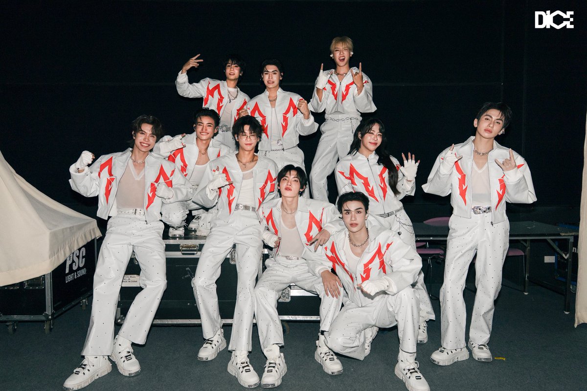 DICE_SONRAY's tweet photo. WE ARE DICE 🎲✨

#DICETheEntertainer_เชียงใหม่
#DICE_SONRAY https://t.co/g30Mov5irO