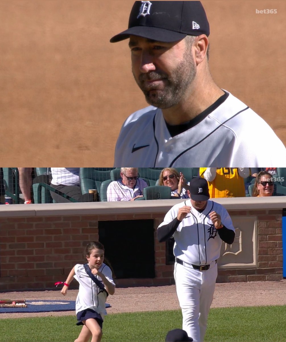 BradGalli's tweet photo. Justin Verlander’s final outing ends with his daughter running to get him off the mound 

Unbelievable emotion in Detroit https://t.co/uenCnMWskg