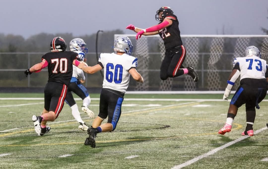 Jamiebroman2's tweet photo. #annandale cards look at the vert by kane fobbe! Big time player. https://t.co/urLSjNWBvT