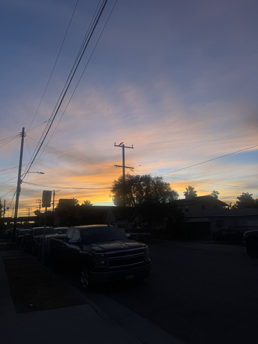 cowboymare's tweet photo. goodby summer sunsets https://t.co/Pi6w8w85Kx
