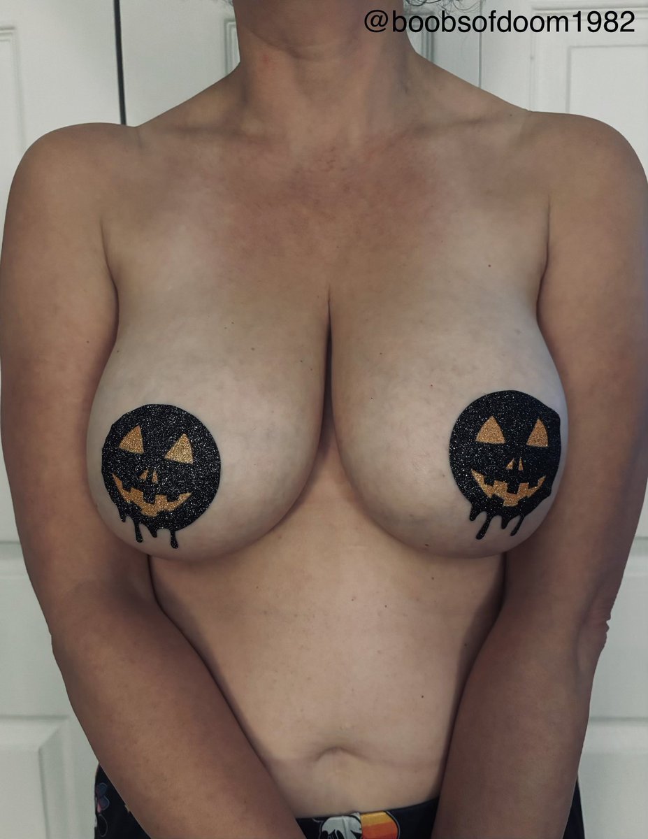 Spookymelons82's tweet photo. @Stoneysnip07_ @PlumpGoblinxxx @ShezzasOF @PixieCrystal1 https://t.co/xwK4fOWD16