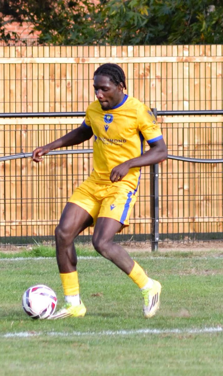 EpsomEwellFC's tweet photo. Abbey Rangers 2-2 Epsom &amp; Ewell
The Salts battled back from 2-0 down to earn a well-deserved point on the road,with goals from  Blessing Hombessa &amp; Obaasanjo Akinniranye. After a difficult start,the Salts produced a much-improved 2nd half and could have gone on to win it . https://t.co/vcbLC6yF7b