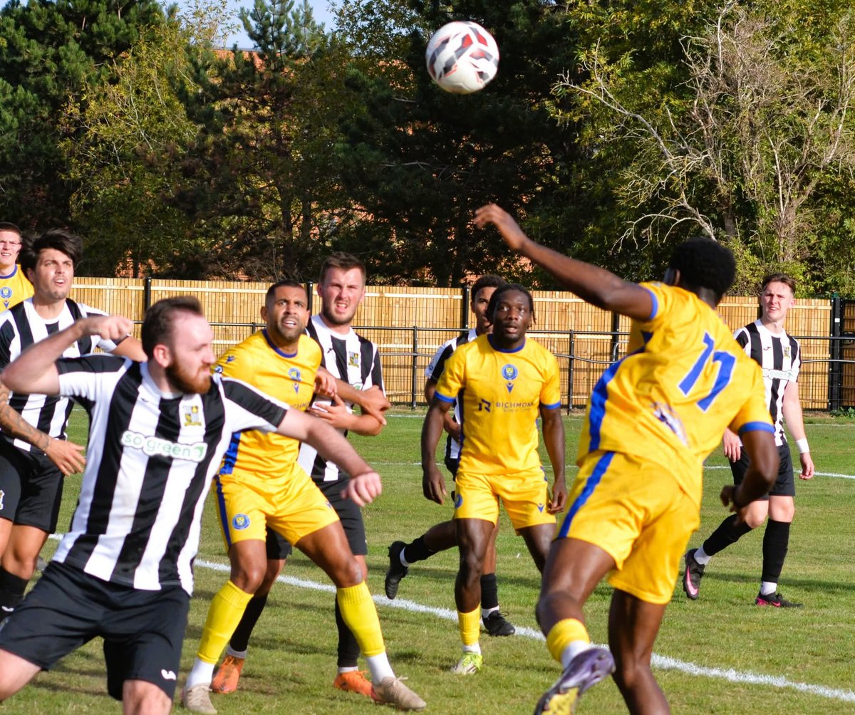 EpsomEwellFC's tweet photo. Abbey Rangers 2-2 Epsom &amp; Ewell
The Salts battled back from 2-0 down to earn a well-deserved point on the road,with goals from  Blessing Hombessa &amp; Obaasanjo Akinniranye. After a difficult start,the Salts produced a much-improved 2nd half and could have gone on to win it . https://t.co/vcbLC6yF7b