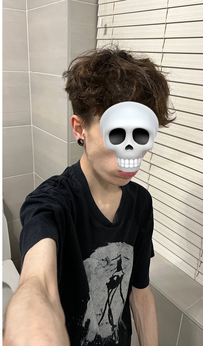Jack_Attack0_o's tweet photo. @Igotccchronic I got rlly chubby face genetics 🫩
But even at bmi 13 I look normal just not fat…
Then at bmi 12 it just randomly all disappears 😭 https://t.co/Hb0fvtC6wB