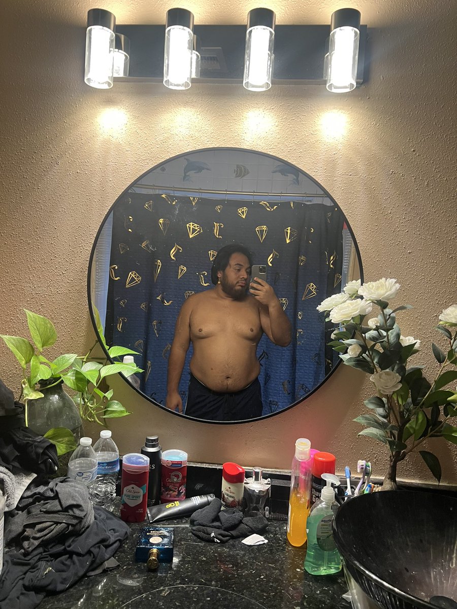 zerosuitsamus55's tweet photo. From far https://t.co/E5YFW7uKGD