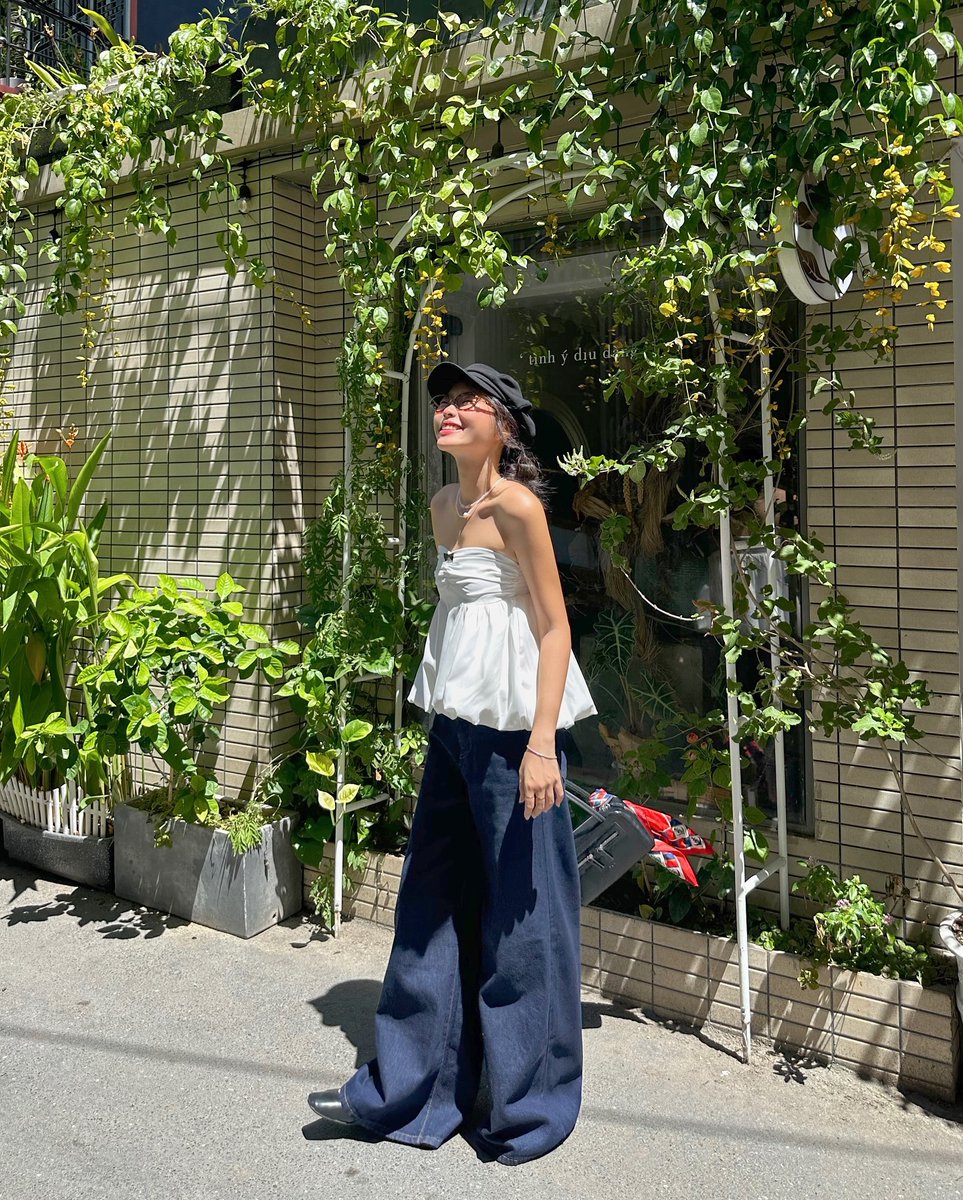 Bebe_Enyer's tweet photo. 朝起きる瞬間の『あと5分だけ…』の魔力は異常だと思う。たまにはこういうのも悪くない。 😂✨
DuTi https://t.co/n2gtgCjH2r