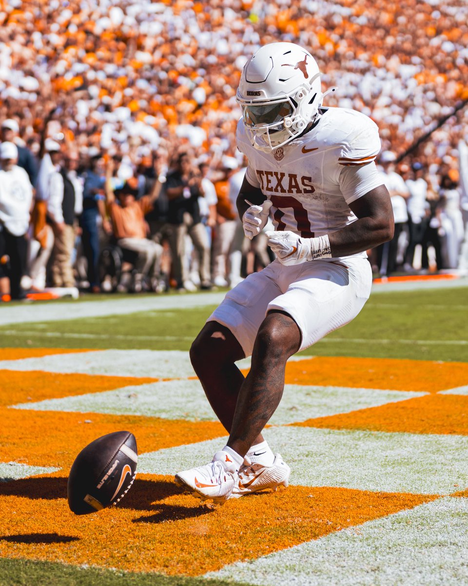 TexasFootball's tweet photo. Raleek Brown Special🤘 https://t.co/LGt7DkrKd4