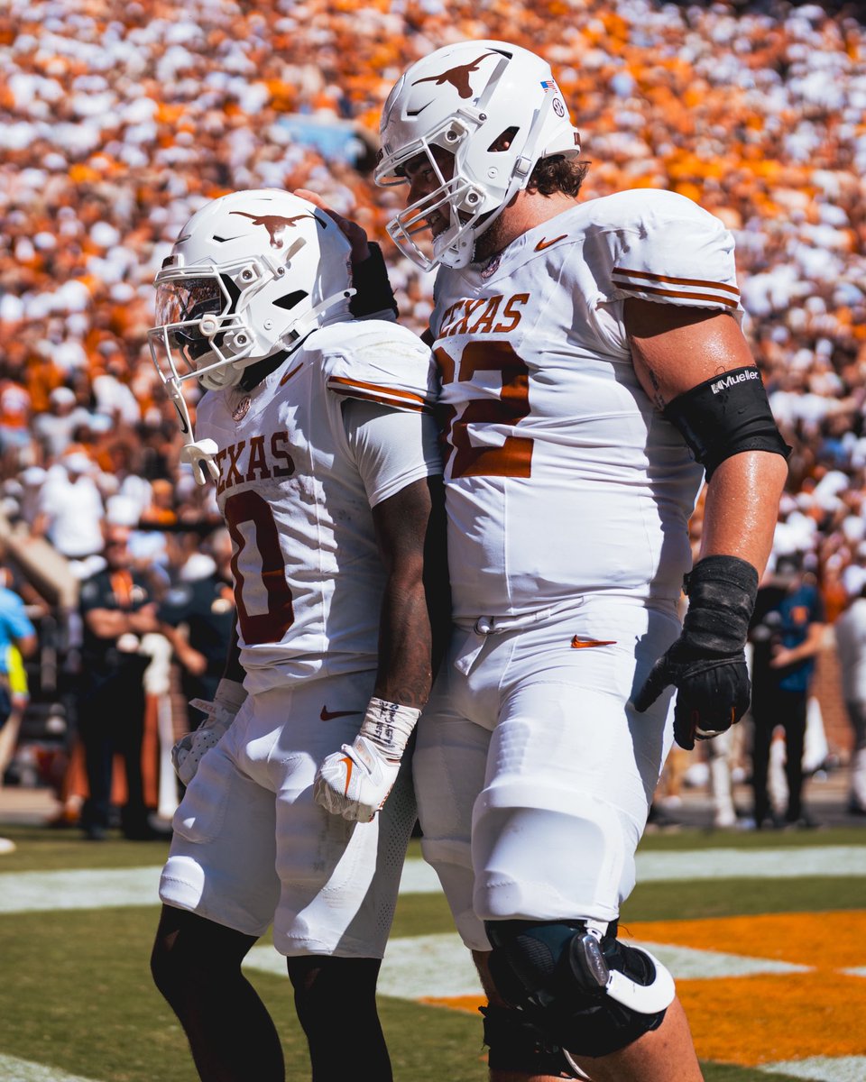 TexasFootball's tweet photo. Raleek Brown Special🤘 https://t.co/LGt7DkrKd4