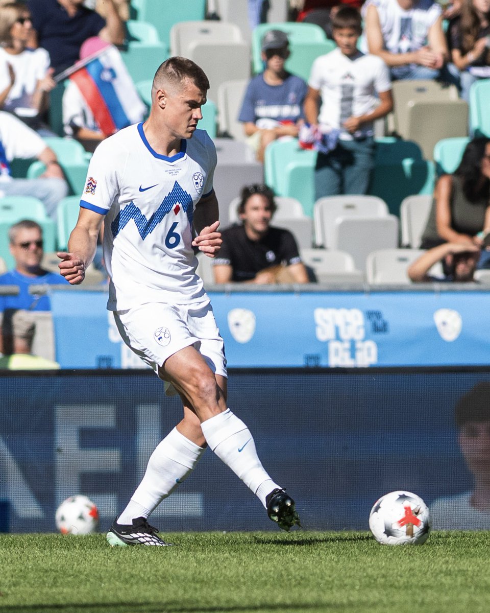 LUFC's tweet photo. 🇸🇮 A full 90 minutes for Jaka Bijol, who helped Slovenia keep a clean sheet in their 0-0 draw with Scotland earlier today https://t.co/NUoQgoLc8K
