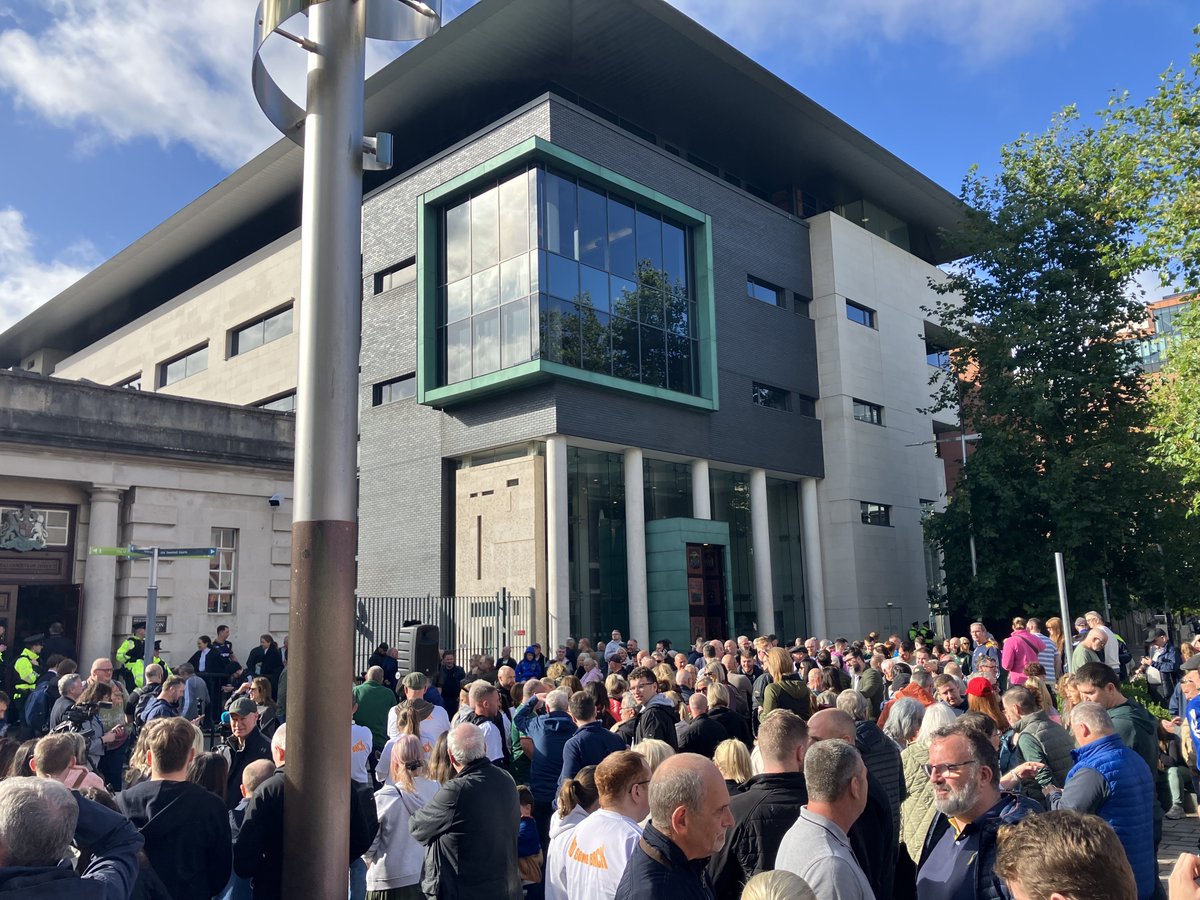 cjhumanrights's tweet photo. Proud to stand in solidarity with the residents of Garvaghy Road in Belfast today. https://t.co/jhq4Kc6kA8