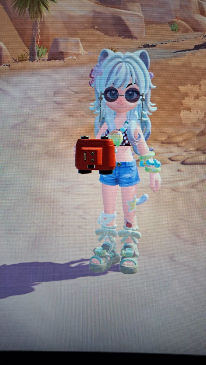 Thess_Lazard's tweet photo. @OrihimeNitta no queria gastar en un pase de evento en el siguiente que saliera, pero van y me sacan esto que pega genial con el look de gato el mes que viene invertire 5€ 🥲 https://t.co/S5RElZwBIr