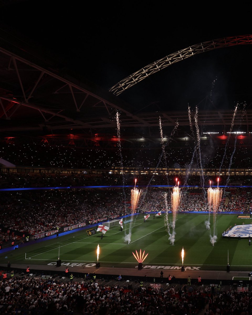 wembleystadium's tweet photo. 🦁🎆 https://t.co/jTMa1RIikN