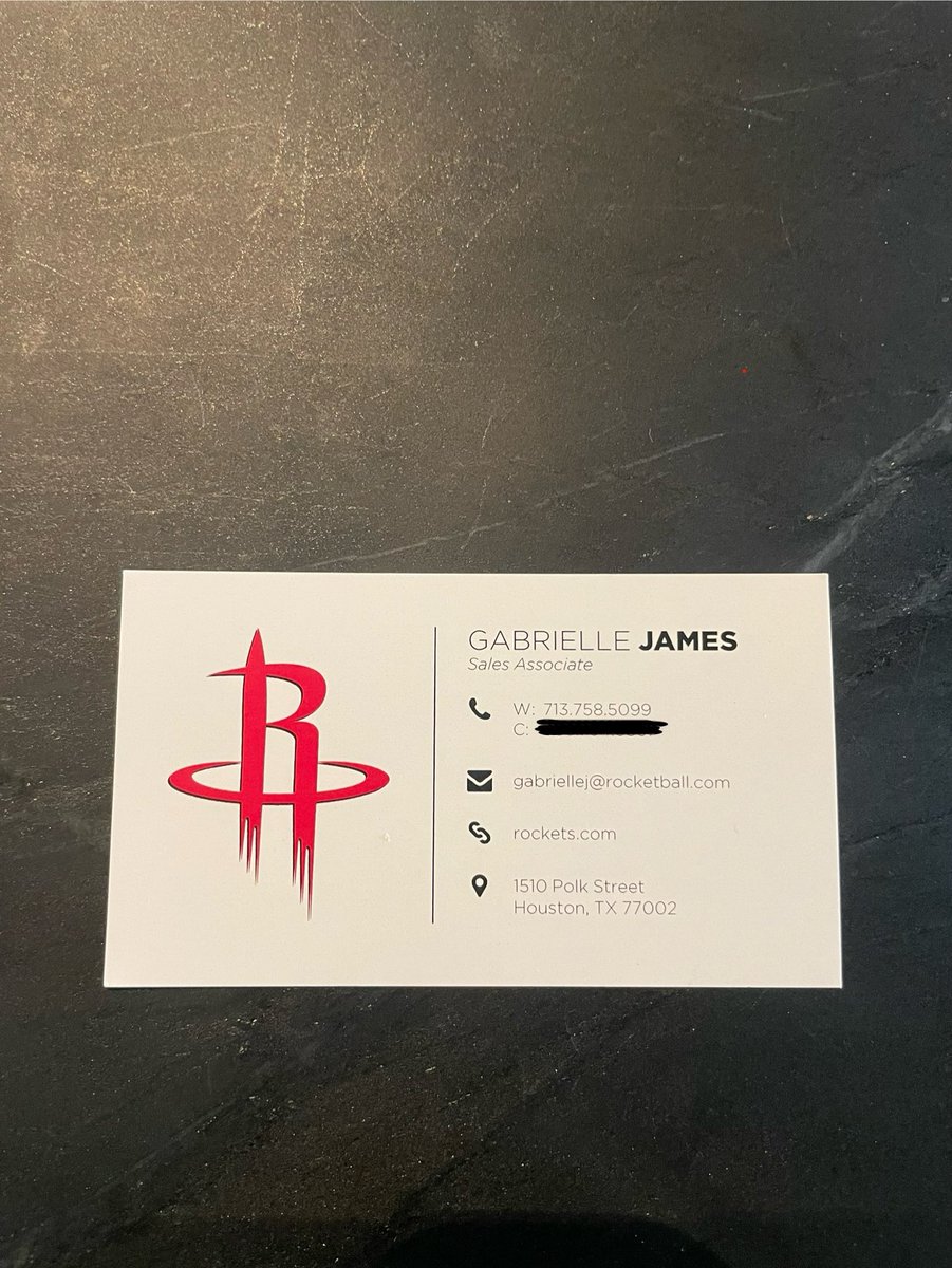 OdellJames05's tweet photo. 🏀🚀 Proud Dad! 🚀🏀

My baby’s in #HTown making waves after graduating from BU w/her MS in Sports Mgmt! 🎓🐻

If your biz/org is 👀 4 client entertainment, employee appreciation, grp/org outings, lg-space rentals, &amp; un4gettable experiences @ToyotaCenter >connect with Gabrielle‼️ https://t.co/uR1fOSWU7D