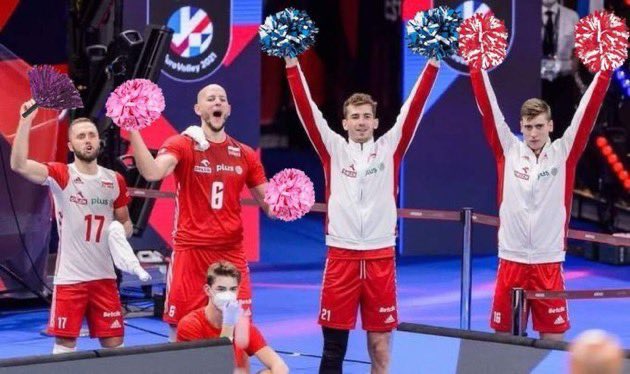 xpati0106x's tweet photo. Na górze róże
Na dole fiołki
Polska rozwala w finale
Te francuskie pachołki
#gangłysego https://t.co/Sd0EAR6lT7