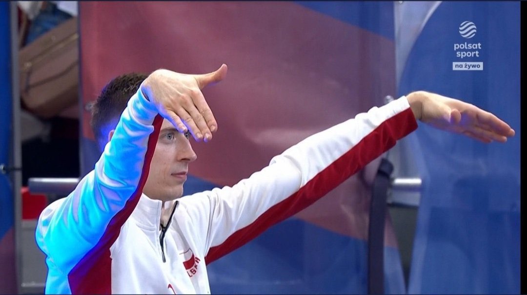 xpati0106x's tweet photo. Na górze róże
Na dole fiołki
Polska rozwala w finale
Te francuskie pachołki
#gangłysego https://t.co/Sd0EAR6lT7