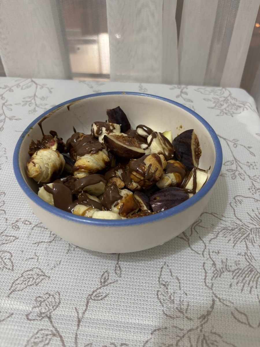 serapmeselesi's tweet photo. Dün 10 km yürüyen ben değilmişim gibi 🤦🏽‍♀️ https://t.co/BhZnGWZbVA