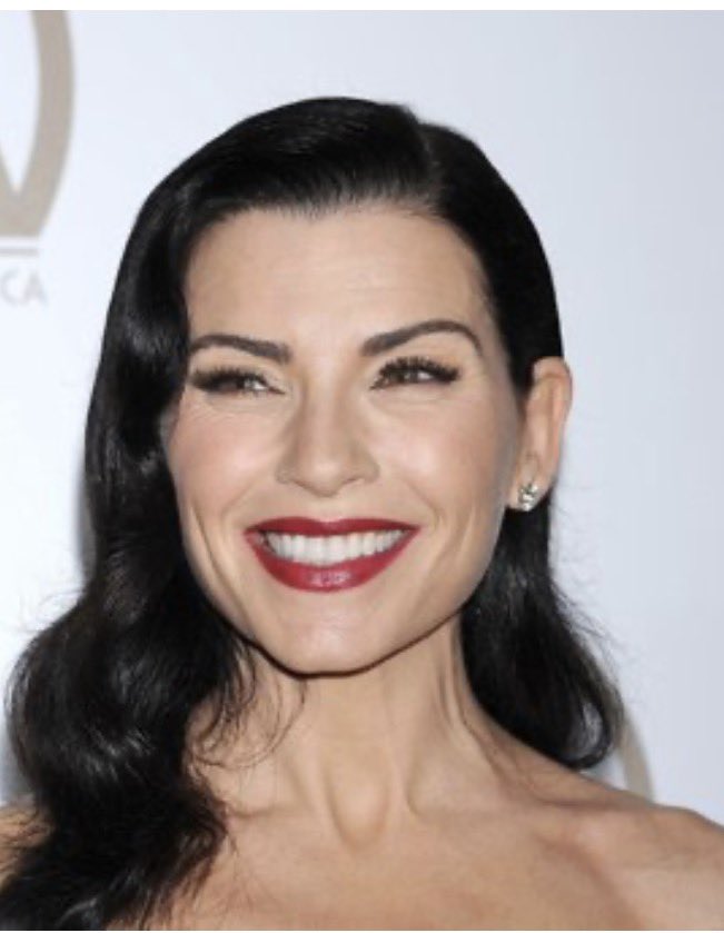 KingDavid9y's tweet photo. ❤️ Meet Julianna Margulies. 

A major Hollywood actress, Emmy winner, and the star of ER, The Good Wife, and The Morning Show. She is Jewish. Her father, Paul Margulies, was a writer and advertising executive. Her mother, Francesca Goldberg, was a ballet dancer. Both came from families of Jewish immigrants from Austria, Hungary, Romania, and Russia.

Since October 7, many global stars chose to stay silent, look away, or even turn their backs. Julianna did the opposite.
She spoke out against Hamas. At Variety’s summit in October 2023, she called Hollywood’s silence disheartening and shocking. She wrote a USA Today column — a letter to her non-Jewish friends: after the massacre, almost none of them asked how she was. She compared Hamas’s goal to the Nazis’: to cleanse the world of Jews. She appeared on Israel’s Channel 12, speaking through tears, saying those who stay silent become complicit. She stood with hostage families.
She knew what that could cost her in the industry. The easy quiet was gone. She did not back down.

It’s really heartening that there are still normal people in Hollywood like Julianne... unlike that Spanish "inquisitor" Bardem and the unhinged Mark Ruffalo!