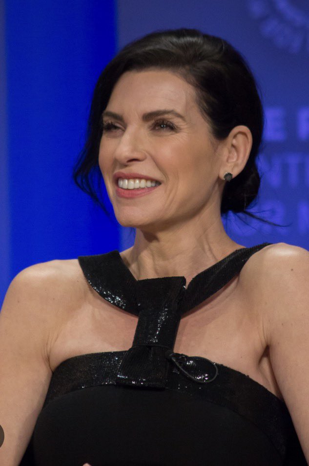 KingDavid9y's tweet photo. ❤️ Meet Julianna Margulies. 

A major Hollywood actress, Emmy winner, and the star of ER, The Good Wife, and The Morning Show. She is Jewish. Her father, Paul Margulies, was a writer and advertising executive. Her mother, Francesca Goldberg, was a ballet dancer. Both came from families of Jewish immigrants from Austria, Hungary, Romania, and Russia.

Since October 7, many global stars chose to stay silent, look away, or even turn their backs. Julianna did the opposite.
She spoke out against Hamas. At Variety’s summit in October 2023, she called Hollywood’s silence disheartening and shocking. She wrote a USA Today column — a letter to her non-Jewish friends: after the massacre, almost none of them asked how she was. She compared Hamas’s goal to the Nazis’: to cleanse the world of Jews. She appeared on Israel’s Channel 12, speaking through tears, saying those who stay silent become complicit. She stood with hostage families.
She knew what that could cost her in the industry. The easy quiet was gone. She did not back down.

It’s really heartening that there are still normal people in Hollywood like Julianne... unlike that Spanish "inquisitor" Bardem and the unhinged Mark Ruffalo!