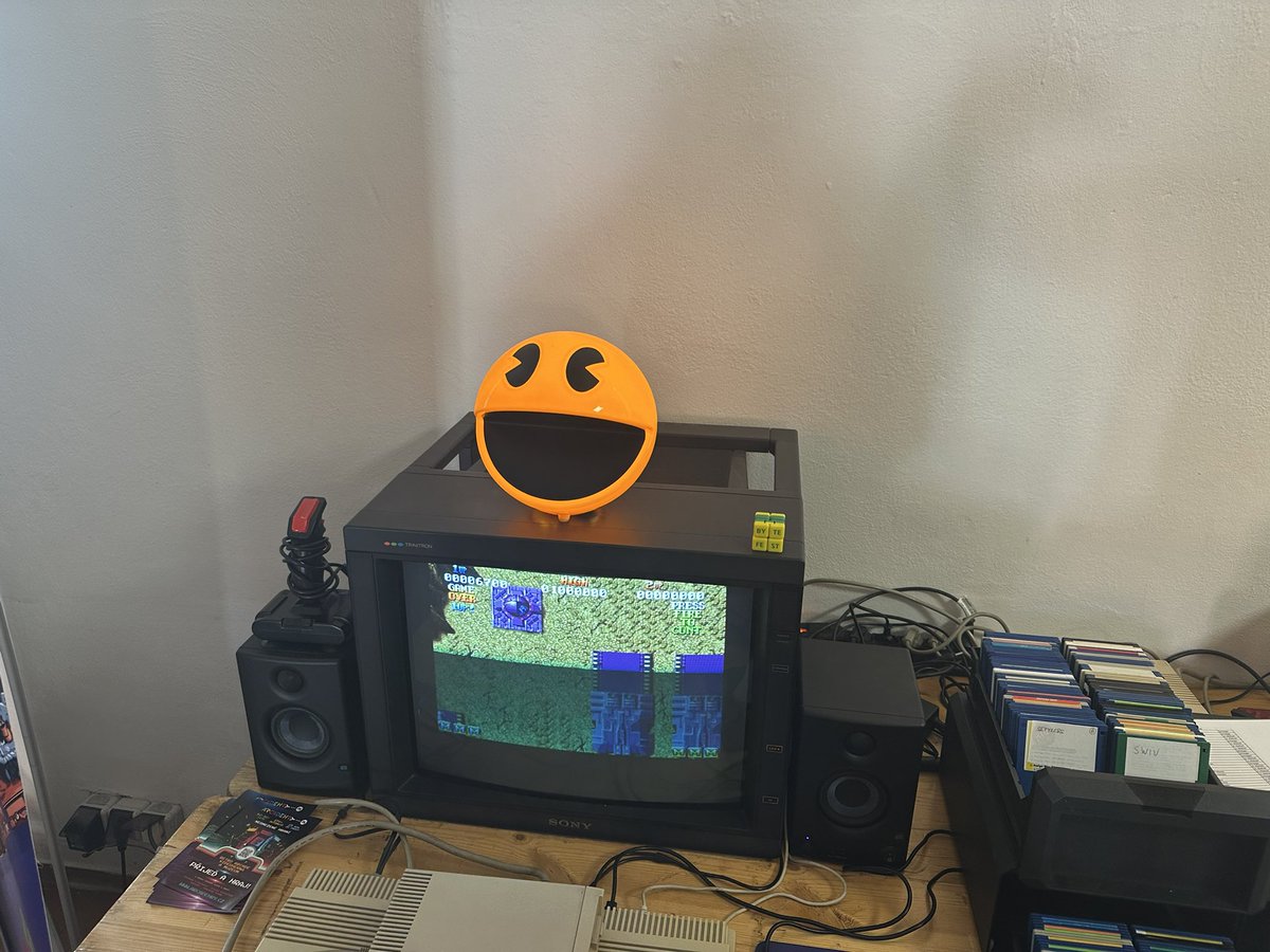 diZZy128's tweet photo. letos mi #bytefest nevyšel dle představ, tak alespoň odpolední návštěva. pokec s přáteli, novinky v 8bit scéně, co víc si přát 🕹️ https://t.co/wikxNhxfn3