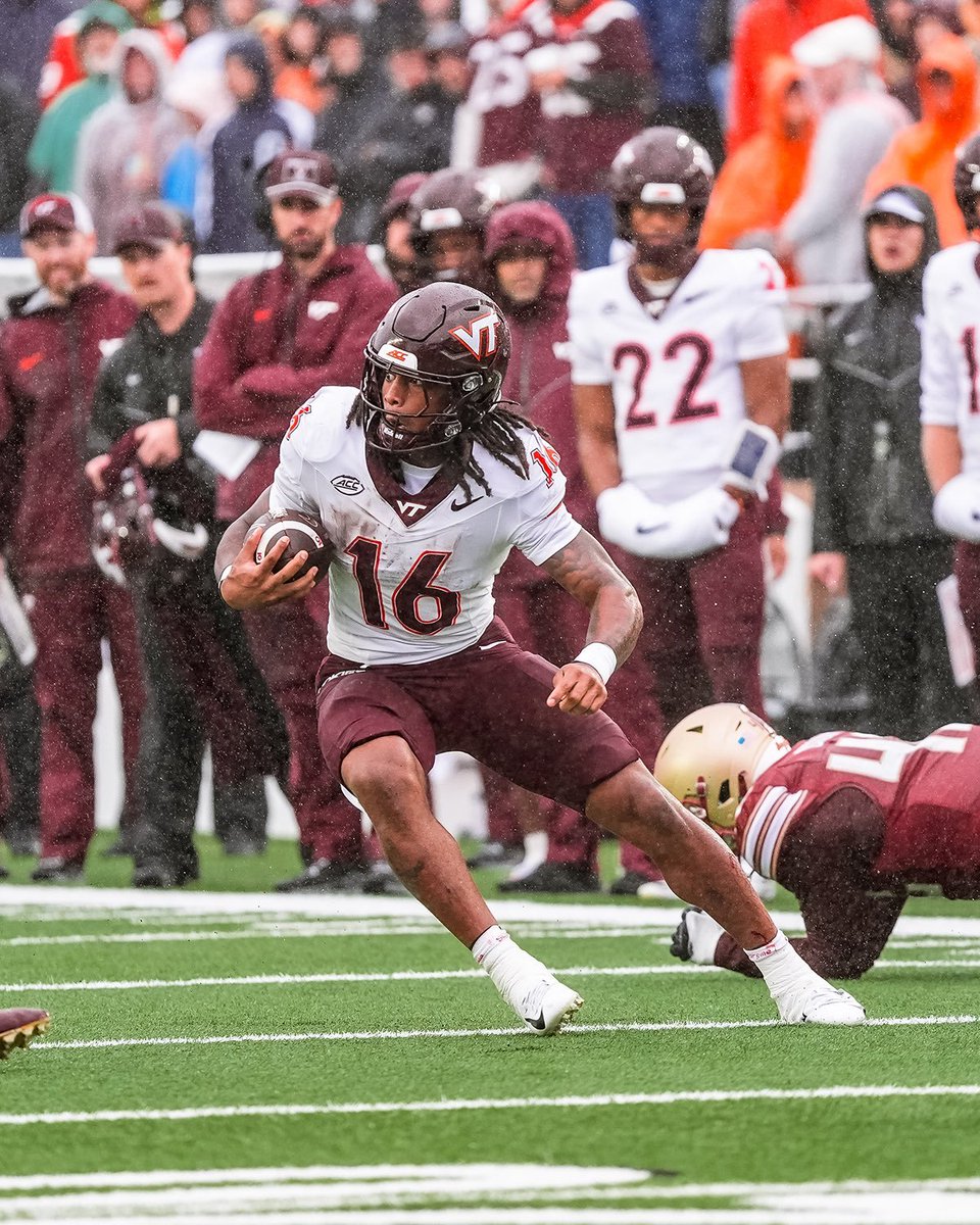 NCAAFNation247's tweet photo. Week 4 Performance

RB Jeffrey Overton Jr - Virginia Tech

• 209 Rushing yards 1 TD
• 8.4 ypc
• 3 rec 19 yards https://t.co/NGjs9u9ILD
