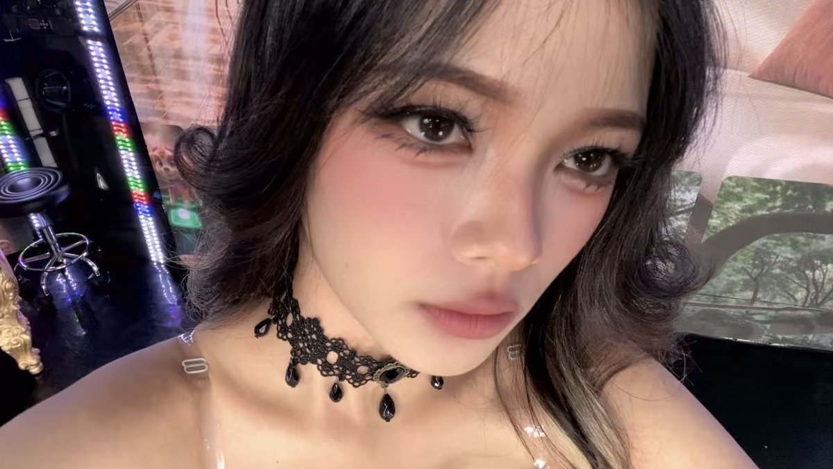 iIunabarra's tweet photo. kompilasi make up SYUM by lili rong minggu ini 🤤 https://t.co/y7MFN9qx4r