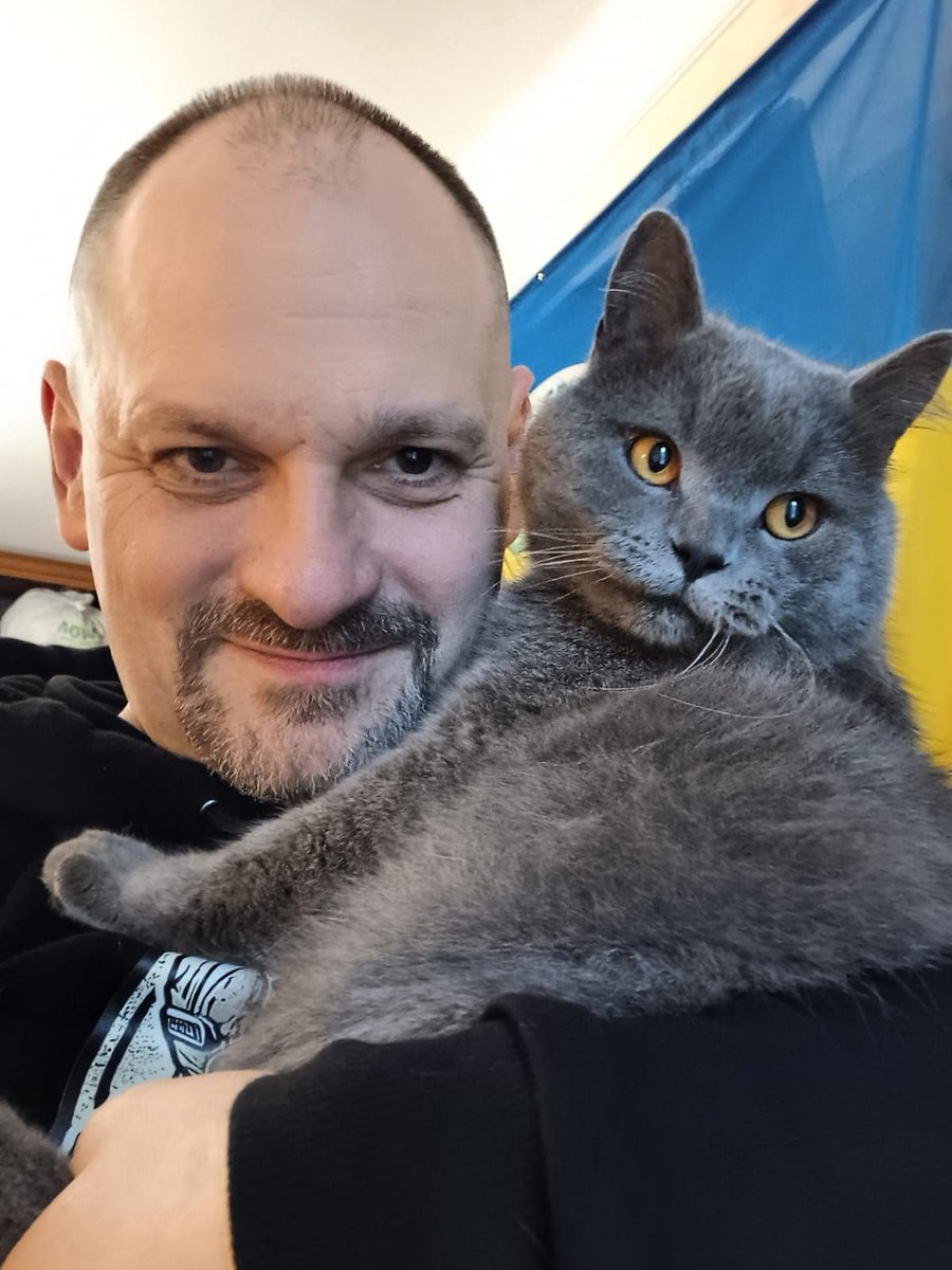 JanPKoller509's tweet photo. @MBelyj2972 He's our celebrity and mascot. A lucky & pampered boy.
Yuri loves cats also.
He has a younger boy, Archie, (black and white.)
We have to make jokes that we, in Team Yuri, are
#NotaCult ๐คฃ
But we sure do have lots of cat lovers๐ธ https://t.co/jgzyQEiHxV