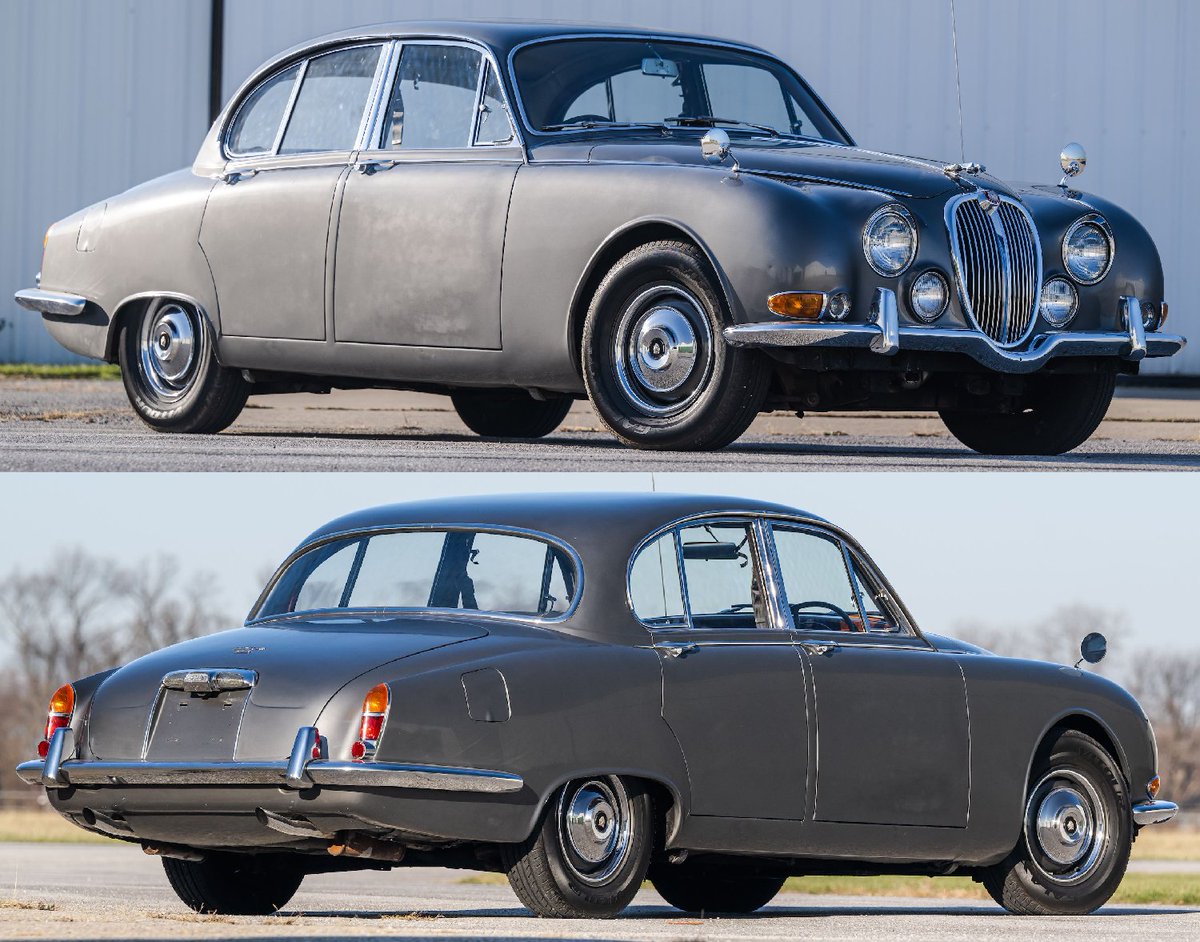 UltimativCars's tweet photo. (Background knowledge)
The (original) #Jaguar #SType (1963-68) was not the official successor of the Mk 2, but went pretty close.
Officially built solely as 4d-sedan in 24.993 units, #Frua once made a #Coupé in '66, that might have been forgotten by now. https://t.co/pbBLileZmk
