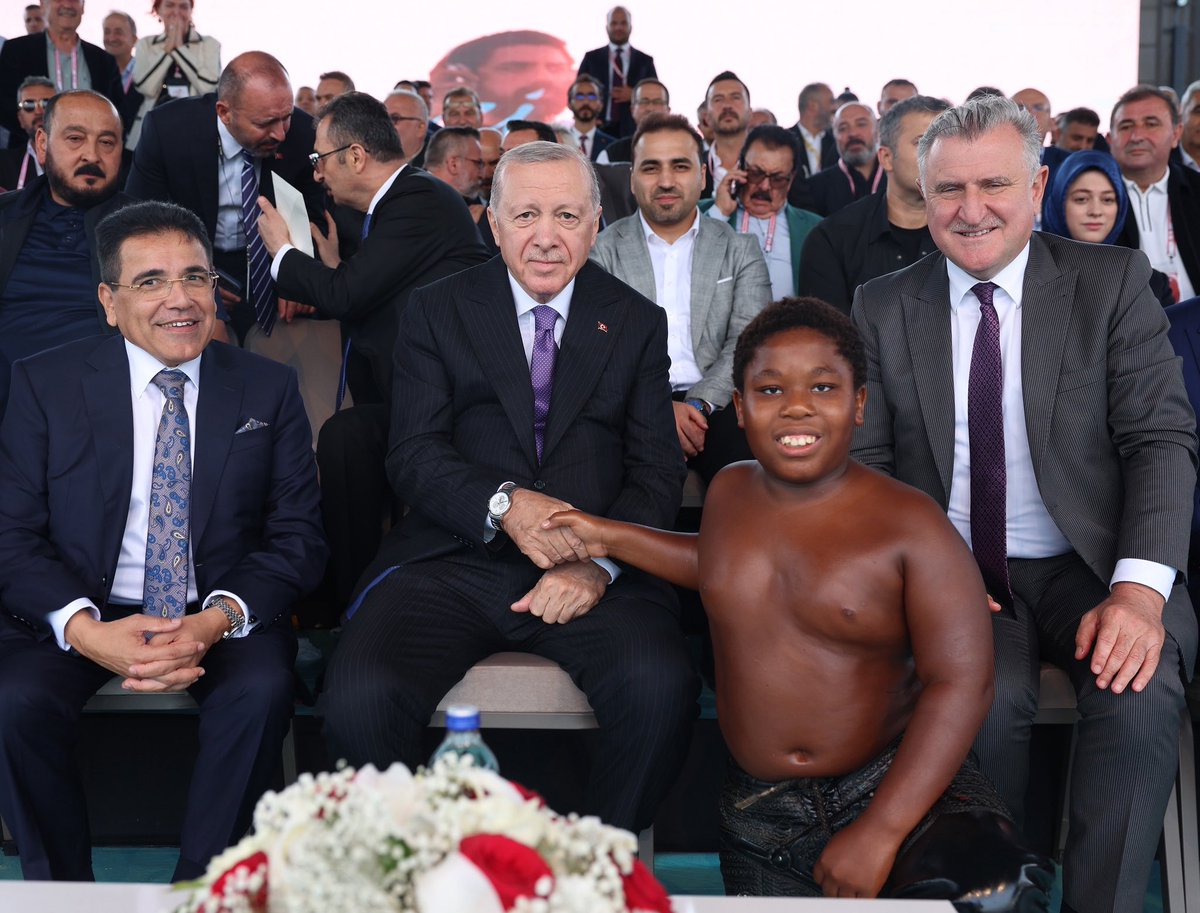 trpresidency's tweet photo. President @RTErdogan watched the Presidential Oil Wrestling Cup final in Istanbul. https://t.co/336R1ok6Vq