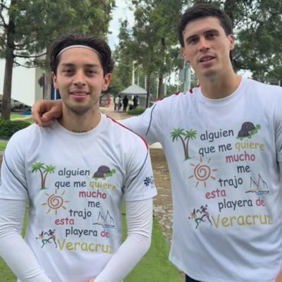 hormitrix's tweet photo. #NewProfilePic adiós guti:3 nunca t olvidaré 💜 https://t.co/9GW1fztOJk