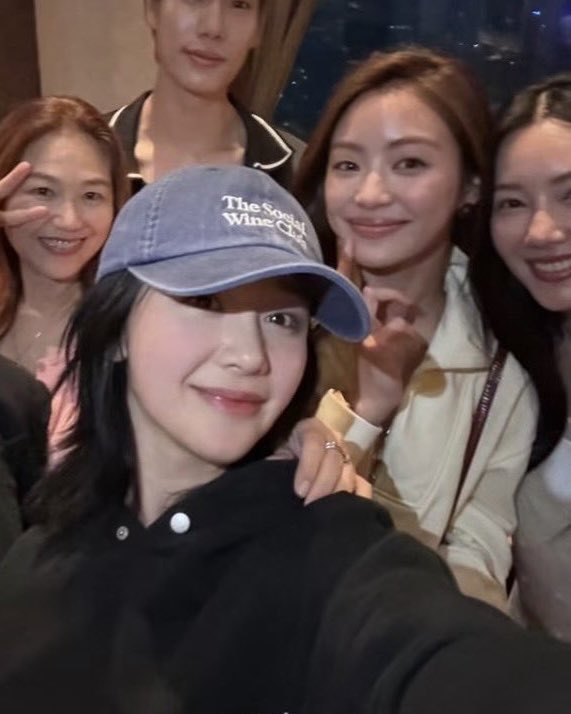 diana_aelm's tweet photo. so ur telling me Pharita from BABYMONSTER is actually a huge Miu fan???????????????????

and thai fan saying Pharita was too shyyy the whole time she was talking to Miu 🥹 https://t.co/ebObyEOC3A