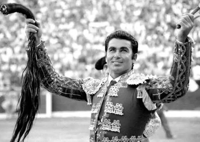 rafaelelpipo's tweet photo. Y parece que fue ayer...

#42añosSinPaquirri https://t.co/rA6MS28ZHt