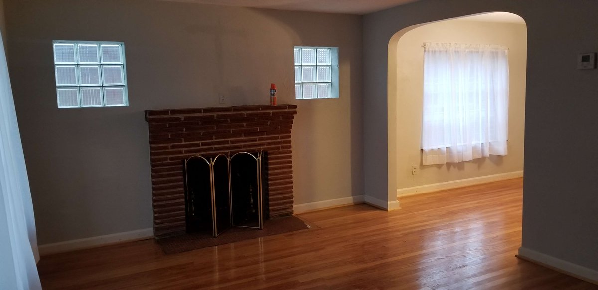 MO_TX_REALTOR's tweet photo. New Listing: 6914 Willow Wood Dr, St Louis. Two-story brick home with 3 beds, 1 bath &amp; 1,407 sq ft. $120,000. Schedule a showing! #NewListing
https://t.co/CYXL0EHzKm https://t.co/qN4ttyVWOU