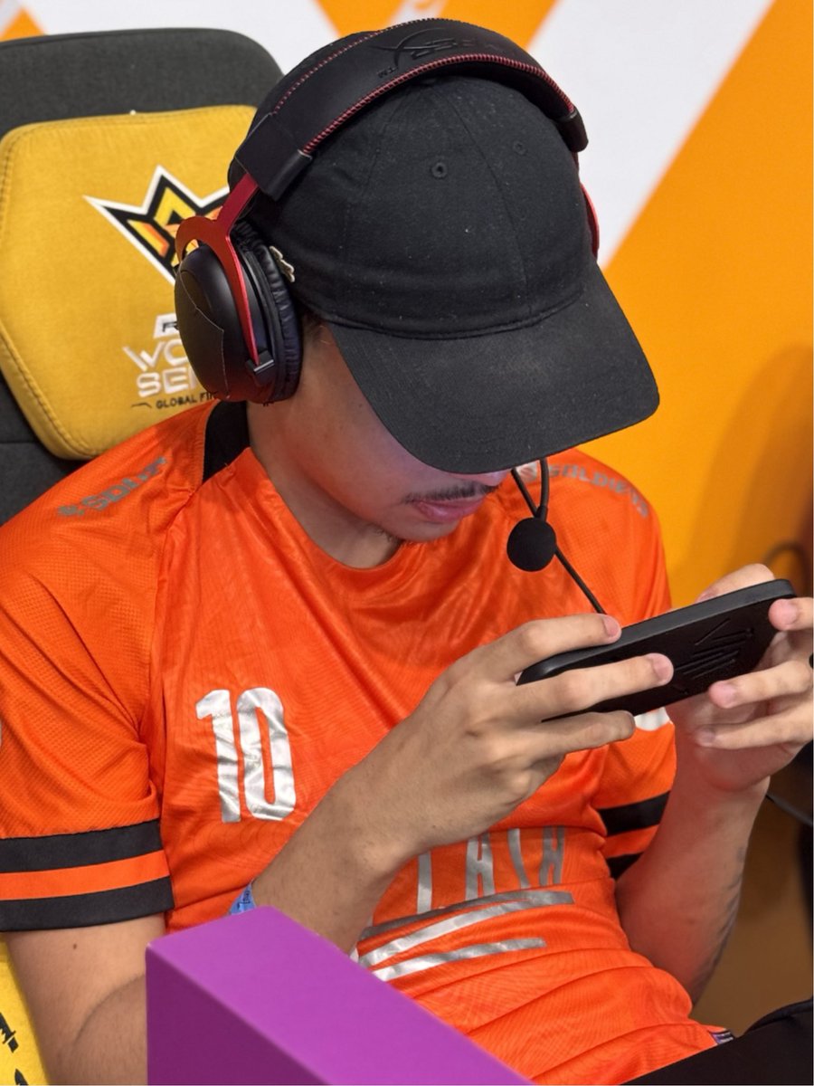 losgrandesgg's tweet photo. SEGUE O LIDER 🔥

Finalizamos a 3° rodada da fase Rumo ao Mundial na WB na primeira colocação com 342 pontos, 186 abates e 2 BOOYAHS! 

Obrigado pela torcida de sempre 🧡

Amanhã tem mais LOS na #FFWSBR 👊

#goLOS https://t.co/IQp0vtEWbQ