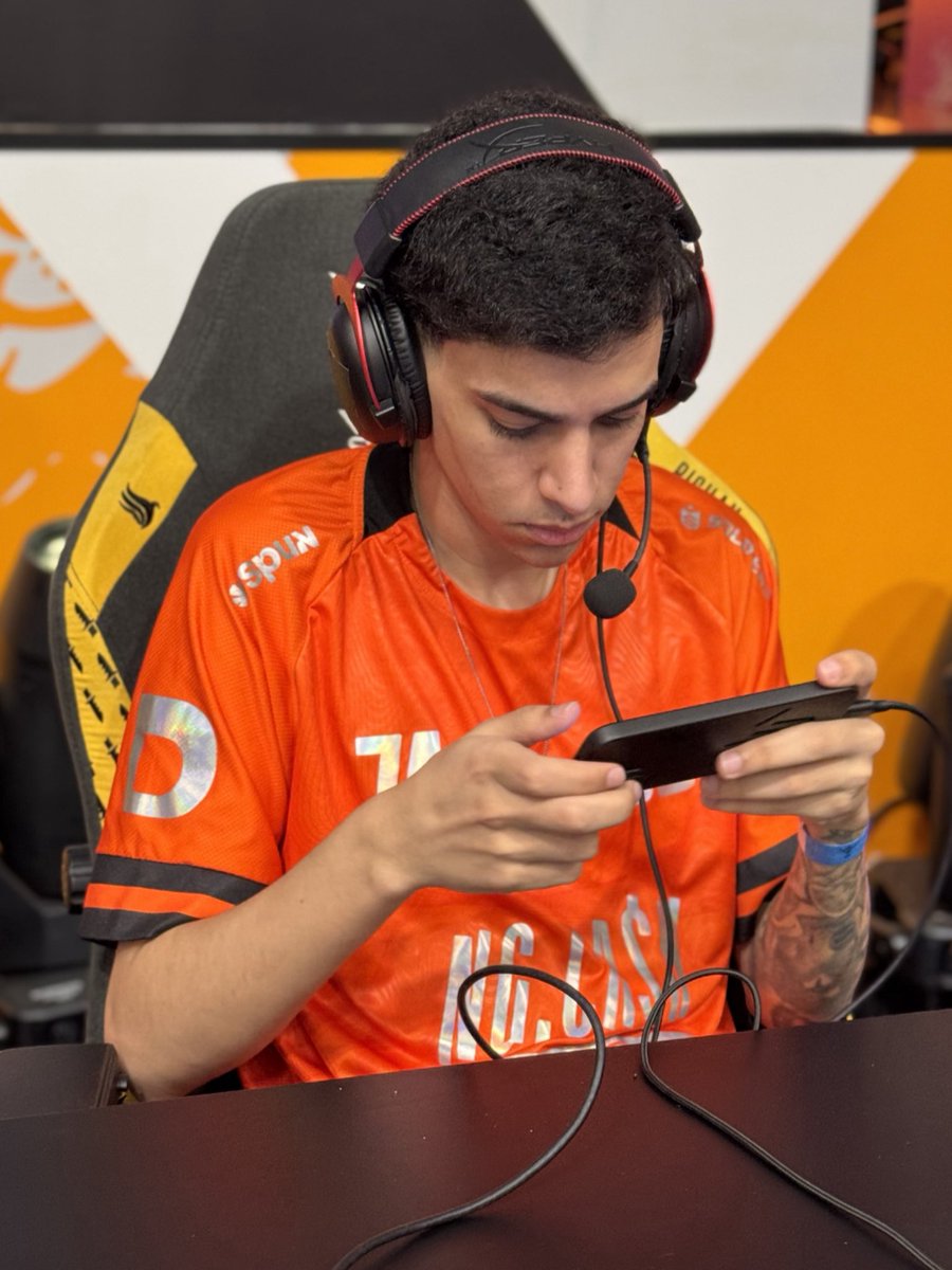 losgrandesgg's tweet photo. SEGUE O LIDER 🔥

Finalizamos a 3° rodada da fase Rumo ao Mundial na WB na primeira colocação com 342 pontos, 186 abates e 2 BOOYAHS! 

Obrigado pela torcida de sempre 🧡

Amanhã tem mais LOS na #FFWSBR 👊

#goLOS https://t.co/IQp0vtEWbQ