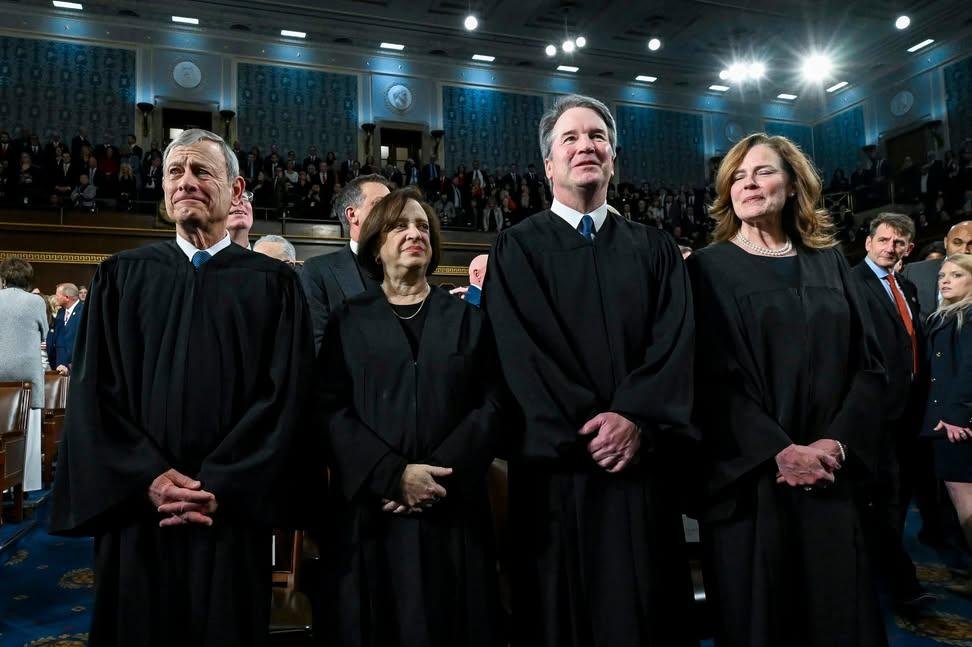 sarrah_bellus's tweet photo. a democratic proposal would limit supreme court justices to 18-year terms and require them to retire at 75.

would you support such a change? https://t.co/sDAG2Lbs3y