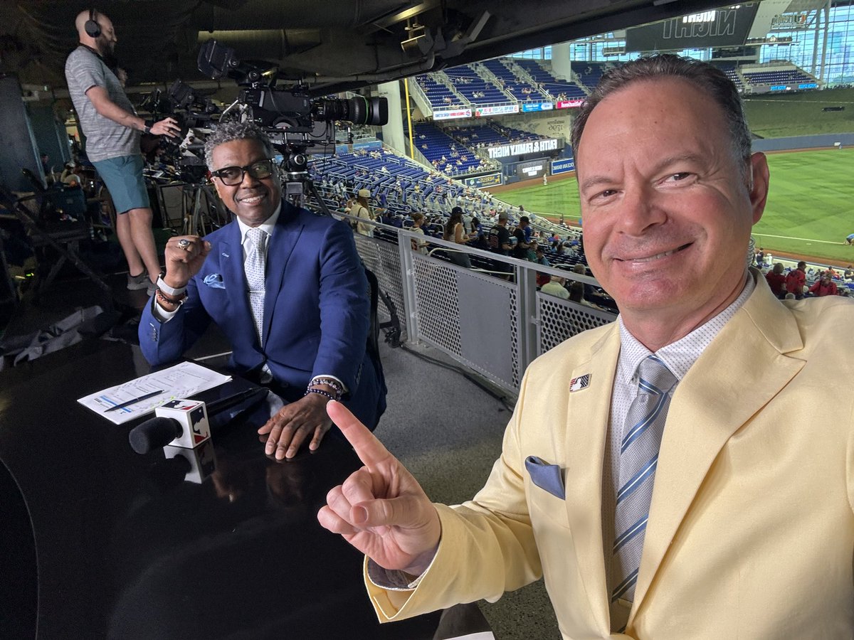 CraigMish's tweet photo. Final Saturday of the season ! Join me and @RodAllen12 for https://t.co/6NlaQF0AIG pre-game now. Rod’s 26th (‼️) season holding the microphone. A true professional in every sense of the word. Great teammate, even better mentor. Tune in ahead of G2 #fightinfish https://t.co/bwuQXCWAz4