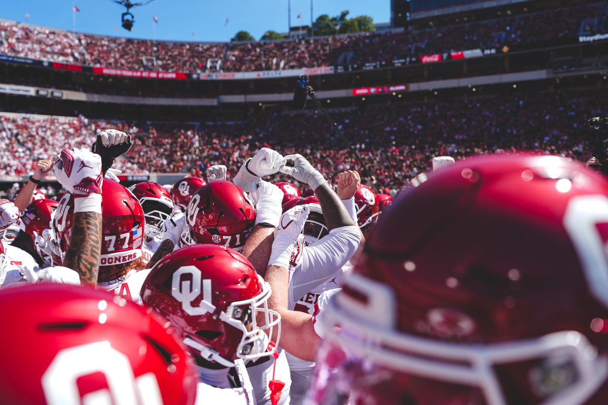 OU_Football's tweet photo. It's football time. https://t.co/6qWfSWHonP