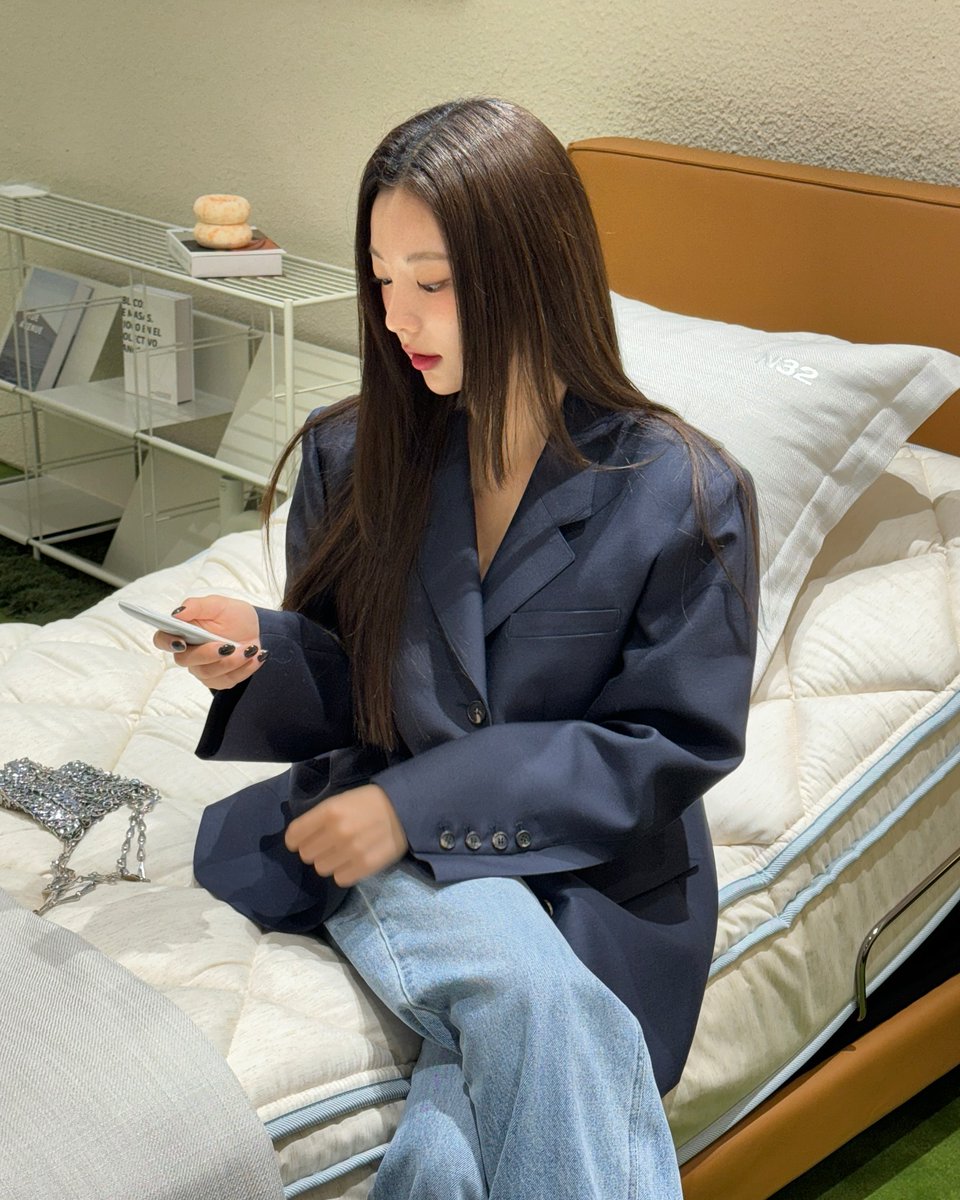IsaLoira24's tweet photo. 最近、君のことばかり考えてしまうのはどうしてだろう。たまにはこういうのも悪くない。 💬
XJCmg https://t.co/CjmcrQUx9s