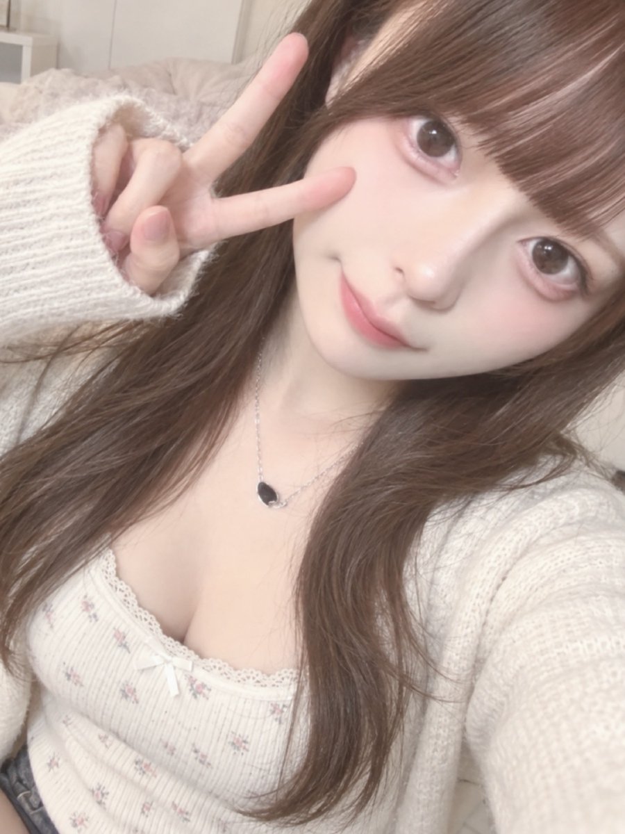 raashimodi74's tweet photo. 男性の皆さんに質問です...❕
子供っぽいって言われる21歳なんですが...

正直「あり？」「なし？」

※DMで率直に本音で教えてください https://t.co/MMrXNk955m