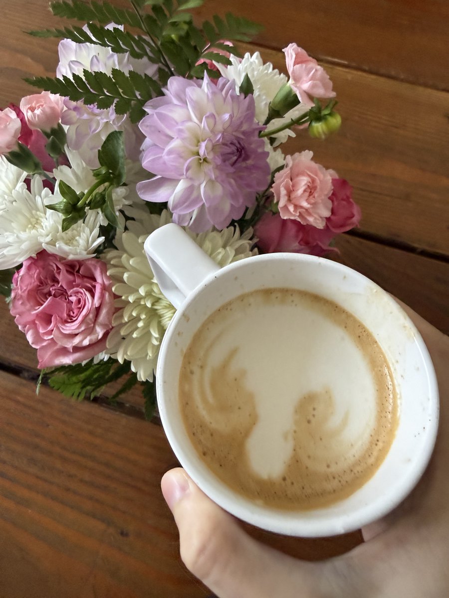 tereza_tizkova's tweet photo. on some weekends, im gifted with a coffee featuring mushroom latte art, and it always makes my day.

(mushroom because 🍄 @topics_official ) https://t.co/UFauEBRFIT