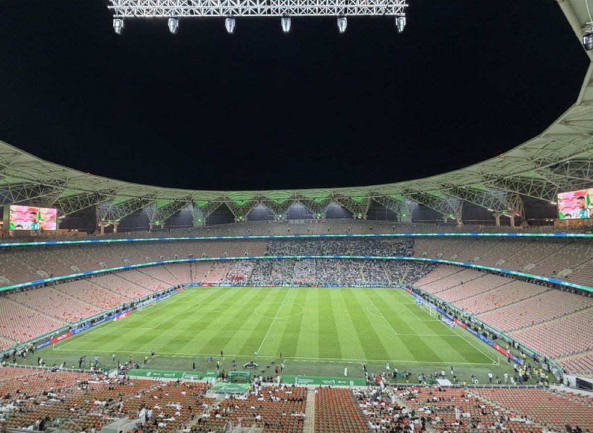 MnAlSharef's tweet photo. للأسف رابطة المنتخب السعودي الي اين يريدون ايصالنا 
بصراحة صاحب فكرة اللون الابيض واضح انه ما يعرف وش يعني اللون الاخضر بالنسبة لمدرج المنتخب السعودي 
#يحي_عسيري اخضر المنتخب ما له علاقة بالاهلي و الواضح اللون الاخضر مسبب لك و لغيرك ازمة https://t.co/lCZuDcJMzB