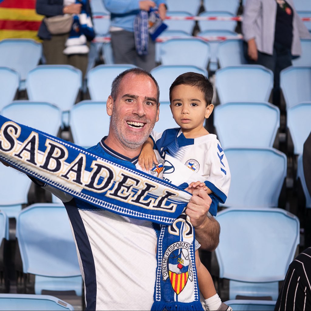 CESabadell's tweet photo. 🧅 Un desplaçament més que fem junts, Arlequinats!

👏🏻 Gràcies per acompanyar-nos ahir, família! https://t.co/51shmshoDR