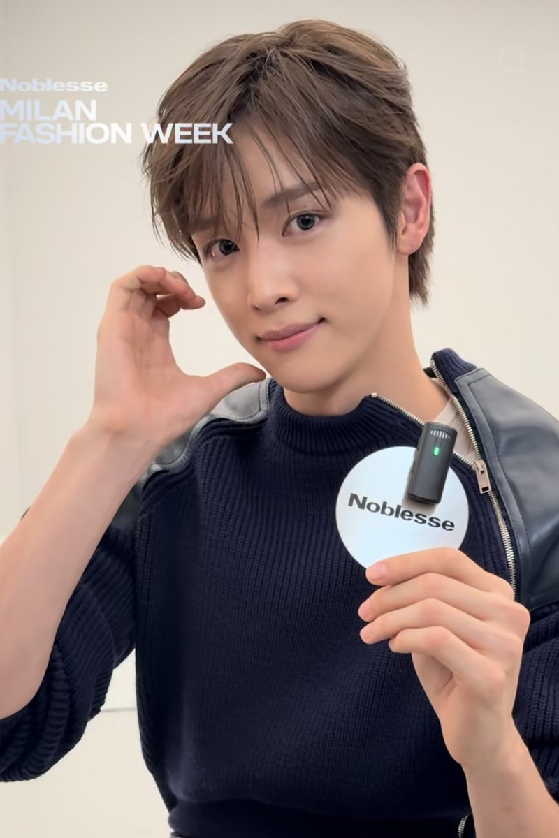 angsctti's tweet photo. 밀라노에서까지 너무 귀엽진 마.. https://t.co/FA5ma4AfL2