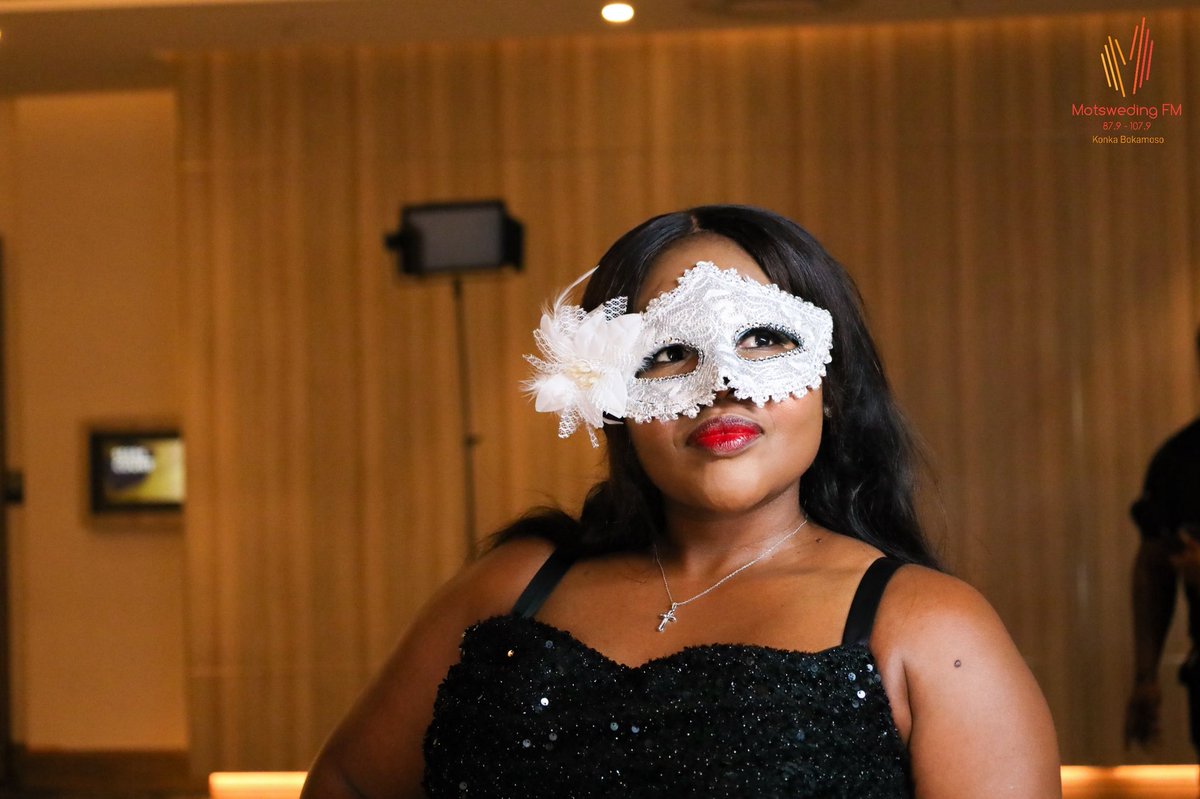 motswedingfm's tweet photo. Ke maitseboa a a sa lebalesegeng a manobonobo, feshene, le mmino mo Sun City Resort le @travelbellasa  #MasqueradeBall2026

 #SunCity #MotswedingFM 🎭🥂✨ https://t.co/heNegAlqwk