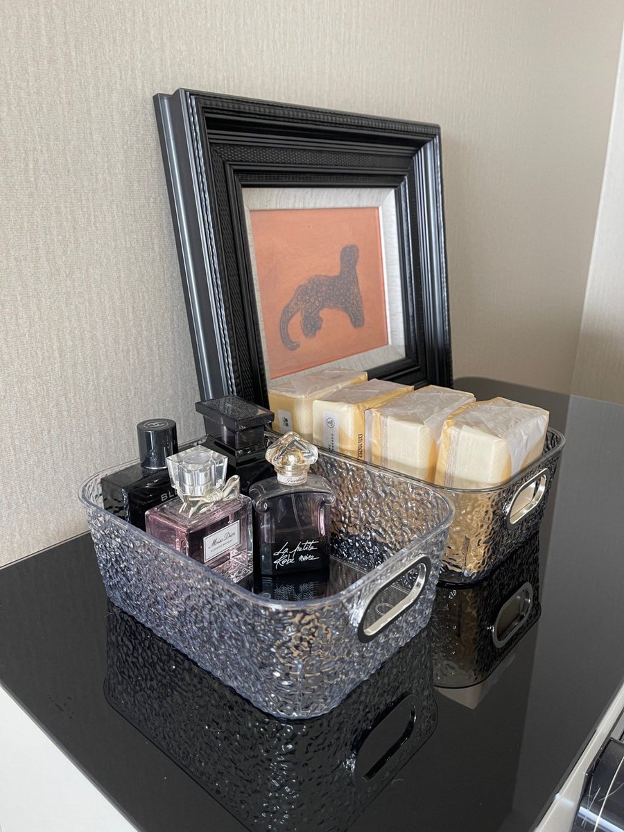 AntoniaEdgeere's tweet photo. Turn old glass jars into stylish desk organizers! Add some paint and labels, and your workspace gets a cheap, eco-friendly upgrade. ， https://t.co/5R4XF4udJ1