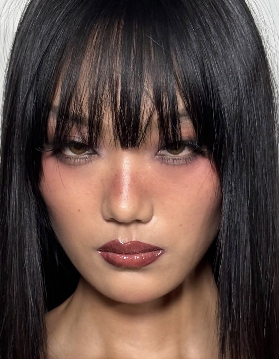 badestoutfit's tweet photo. super sexy pop makeup for gucci ss27 by sam visser https://t.co/Km6FKG0DVr