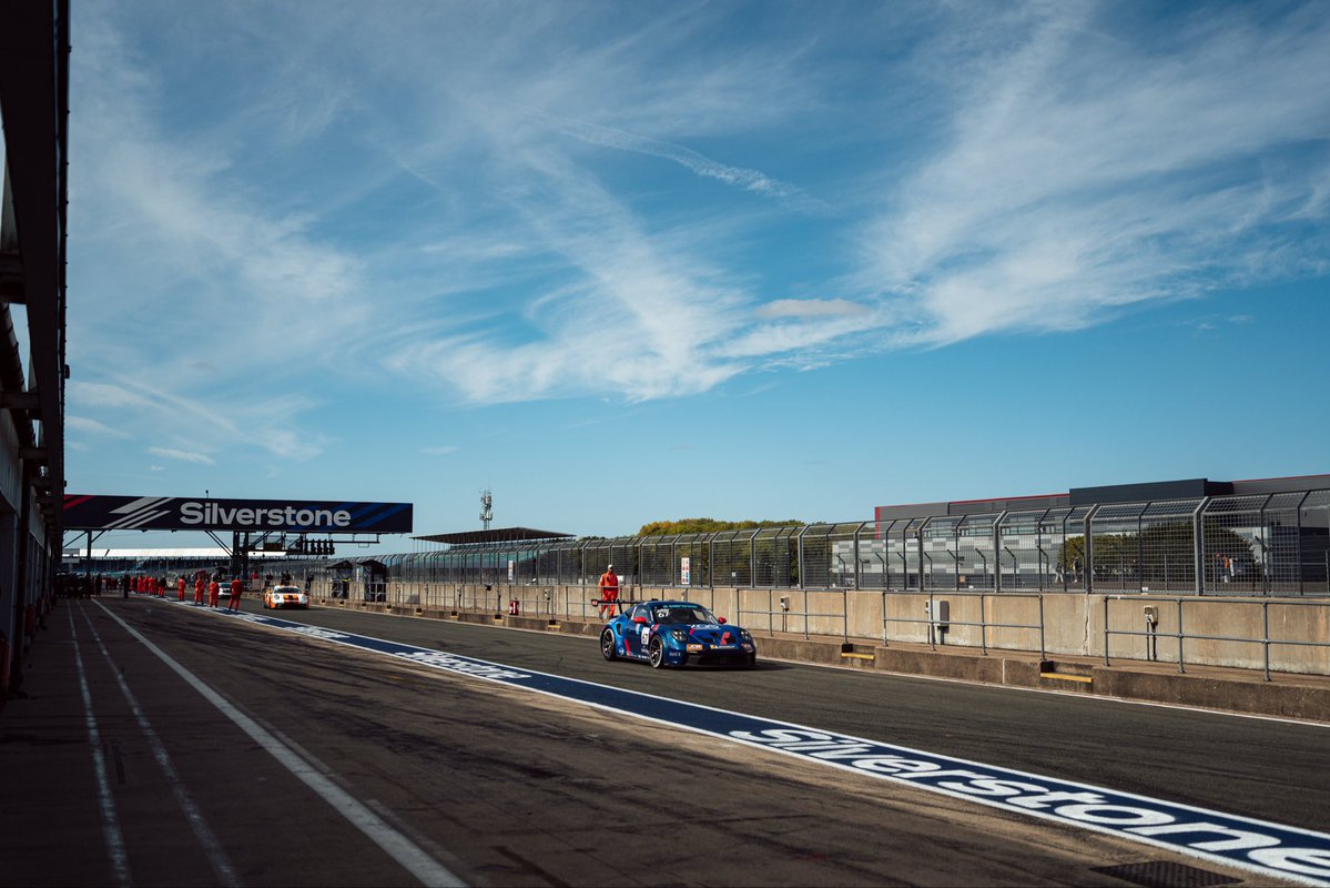 teamparkeracing's tweet photo. Day two at Silverstone✔️

Race day is officially underway at the National Circuit, with Sprint Challenge GB kicking off the racing action for Team Parker Racing.

A solid opening race saw the team fighting at the sharp end, with a 1-2 finish for Joshua Rogers and Joe Marshall. https://t.co/Ayh9ZlqtgA