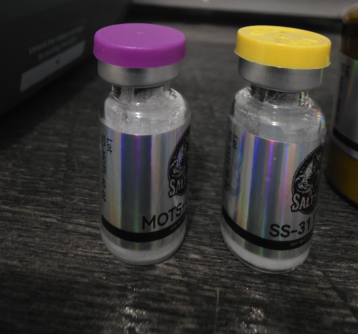 jbeal82's tweet photo. This vial had a crooked neck https://t.co/Aqjgc8J4j7