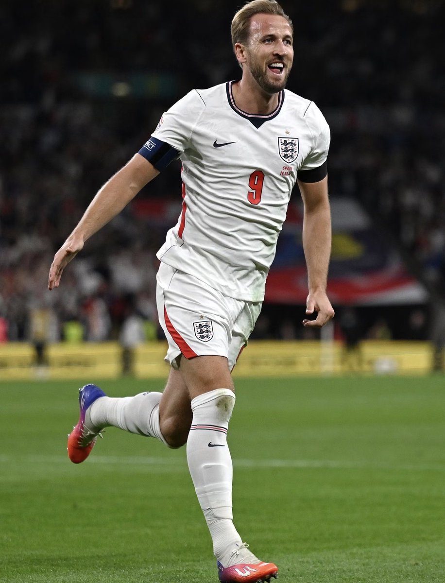 FCB_Vid's tweet photo. 🚨 𝗦𝗧𝗔𝗧: Harry Kane has now reached 130 G/A since the start of the 2024/25 season until now!

👕 109 games
🌟 130 G/A
⚽️ 108 goals
🅰️ 22 assists https://t.co/ABC49yraVs